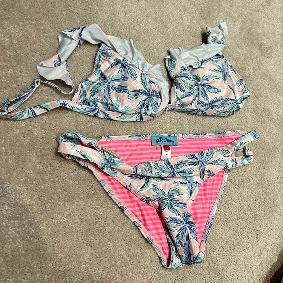 3 matching bathing suits: mom, boy and a girl - Picture 4 of 10